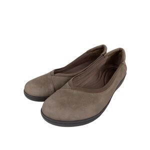 G.H. Bass & Co. Womens Taupe Suede Flats Size 10